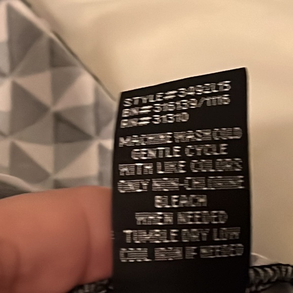 AB STUDIO WOMAN Drape collarTANK BLOUSE in Geo all over print size 0X NWT - Picture 6 of 10